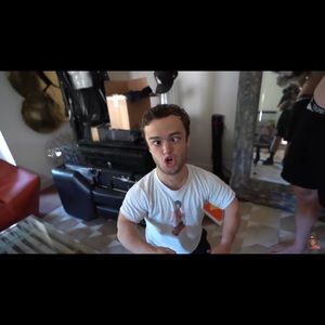 Meet your Posher, Max